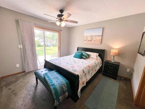 3 bedrooms, travel cot, Internet, bed sheets