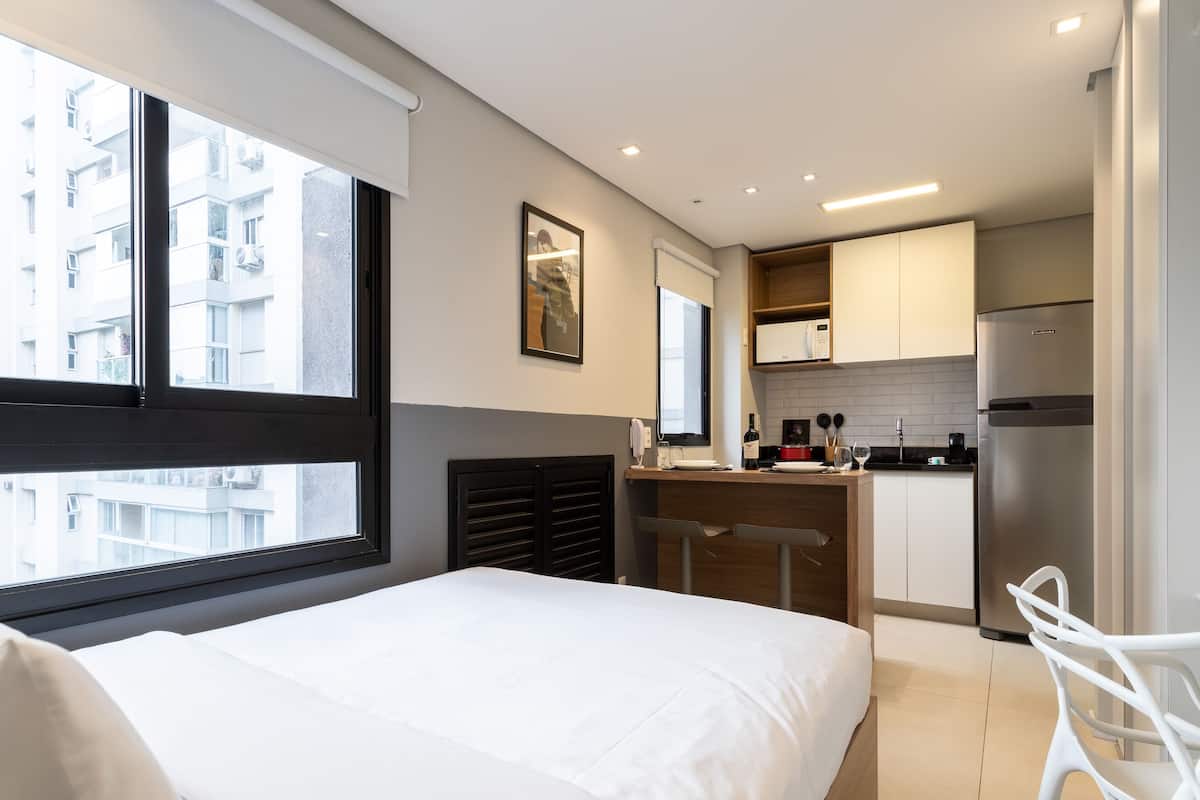 Basic Studio | 1 bedroom, iron/ironing board, free WiFi, bed sheets