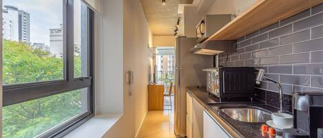 Comfort Studio | Private kitchen | Microwave, stovetop, espresso maker, cookware/dishes/utensils