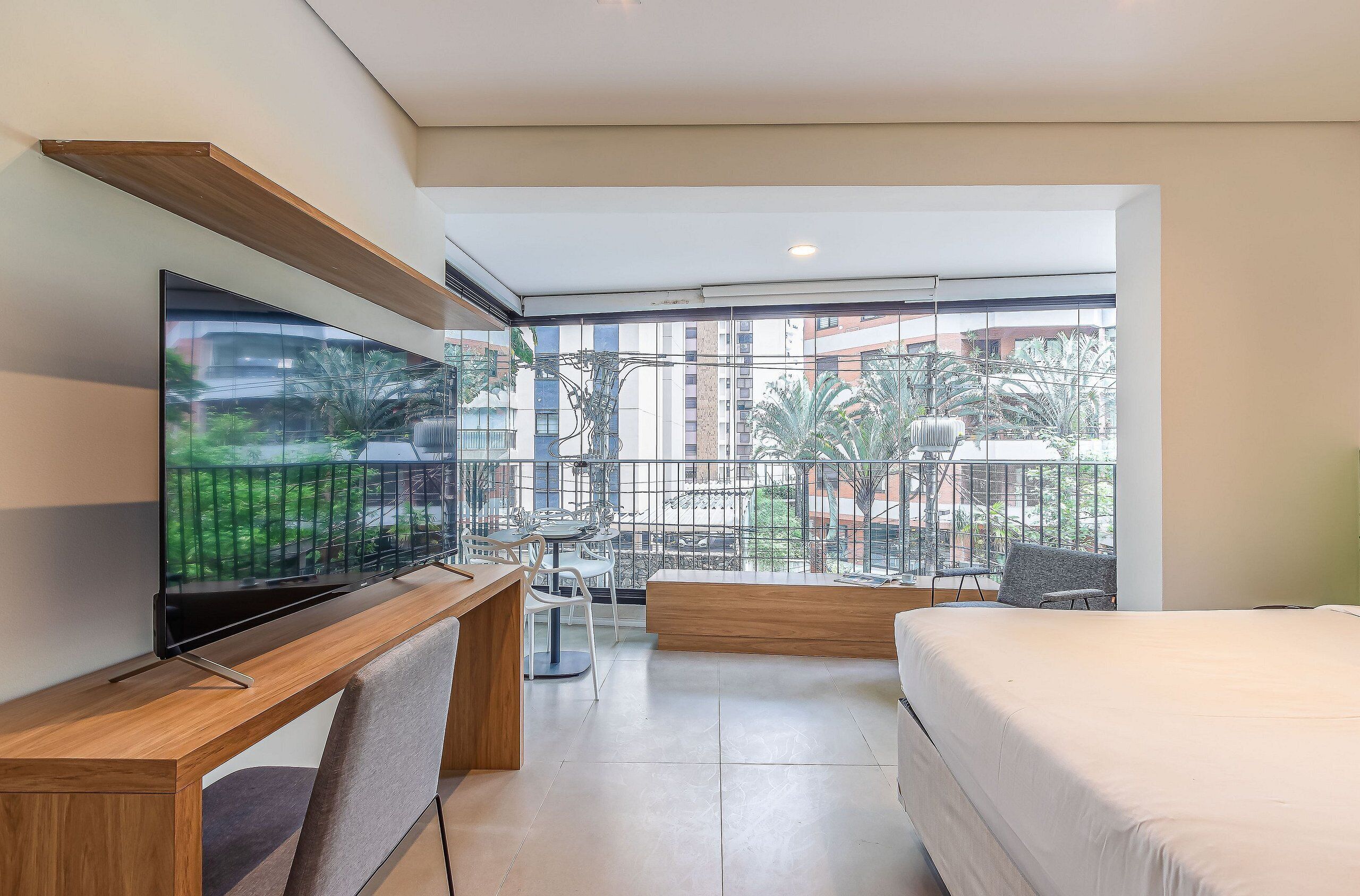 Deluxe Studio | Iron/ironing board, free WiFi, bed sheets