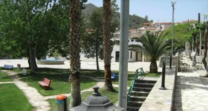 Beautiful 3 Bedr House in Arakapas With Fireplace