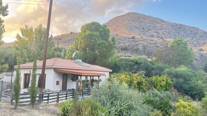 House | Exterior - Beautiful 3 Bedr House in Arakapas With Fireplace (Arakapas)