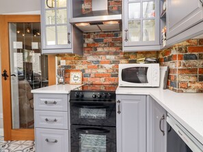 冰箱、洗碗机、电热水壶、烤面包机