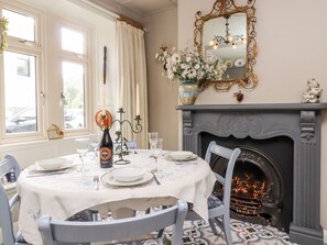 Dining - Oak Cottage (Skipton)