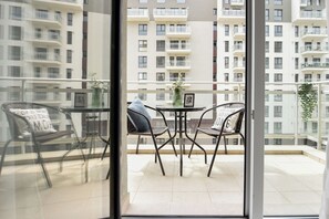 Interior - INTO THE FOREST | Relaxing 1BR Apt (București)