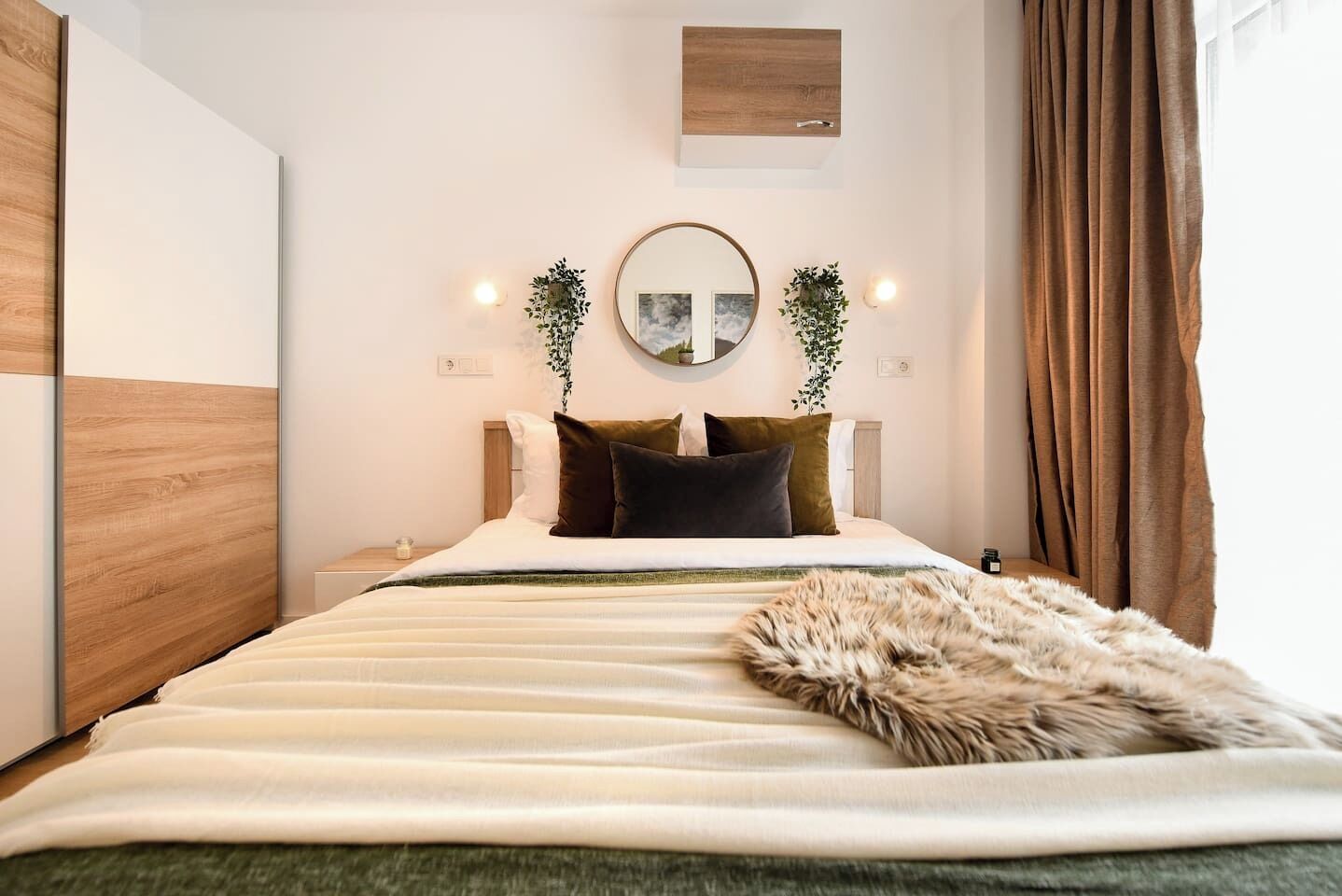 1 bedroom, desk, iron/ironing board, WiFi