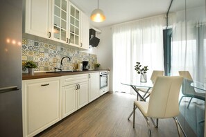 Geladeira, fogão, cooktop, lava-louças