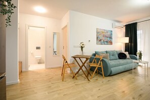 TV - BEYOND ABSTRACT | Gorgeous 1BR Apt (București)