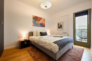 1 bedroom, desk, iron/ironing board, WiFi