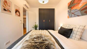 1 bedroom, desk, iron/ironing board, WiFi