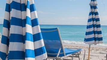 Una spiaggia nelle vicinanze