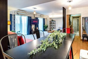 Interior - Wonderful 1BR & Balcony: Heaven for Extended Stays (București)