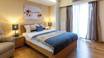 1 bedroom, desk, iron/ironing board, WiFi