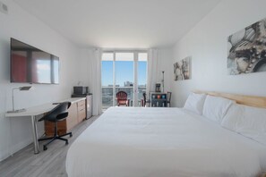 1 bedroom, desk, iron/ironing board, WiFi