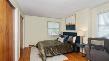 House, Multiple Beds, Kitchen | 3 bedrooms, individually decorated, individually furnished, free WiFi