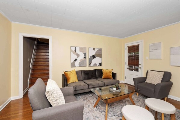 House, Multiple Beds, Kitchen | Living area