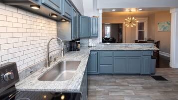 House, Multiple Beds, Patio | Private kitchen | Fridge, microwave, oven, stovetop