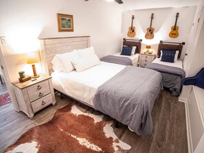 Strygejern/strygebræt, weekendseng, Wi-Fi, sengetøj