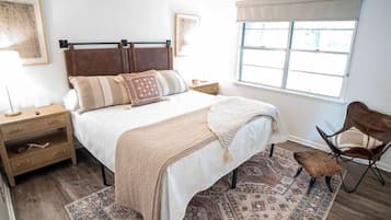 Iron/ironing board, travel crib, WiFi, bed sheets