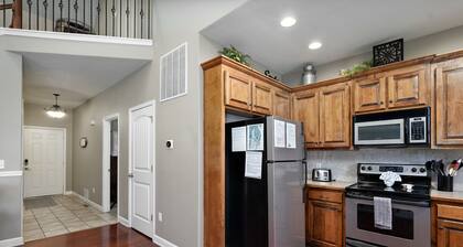 Cottage with 2 Pools, Splash Pad and Private Hot Tub