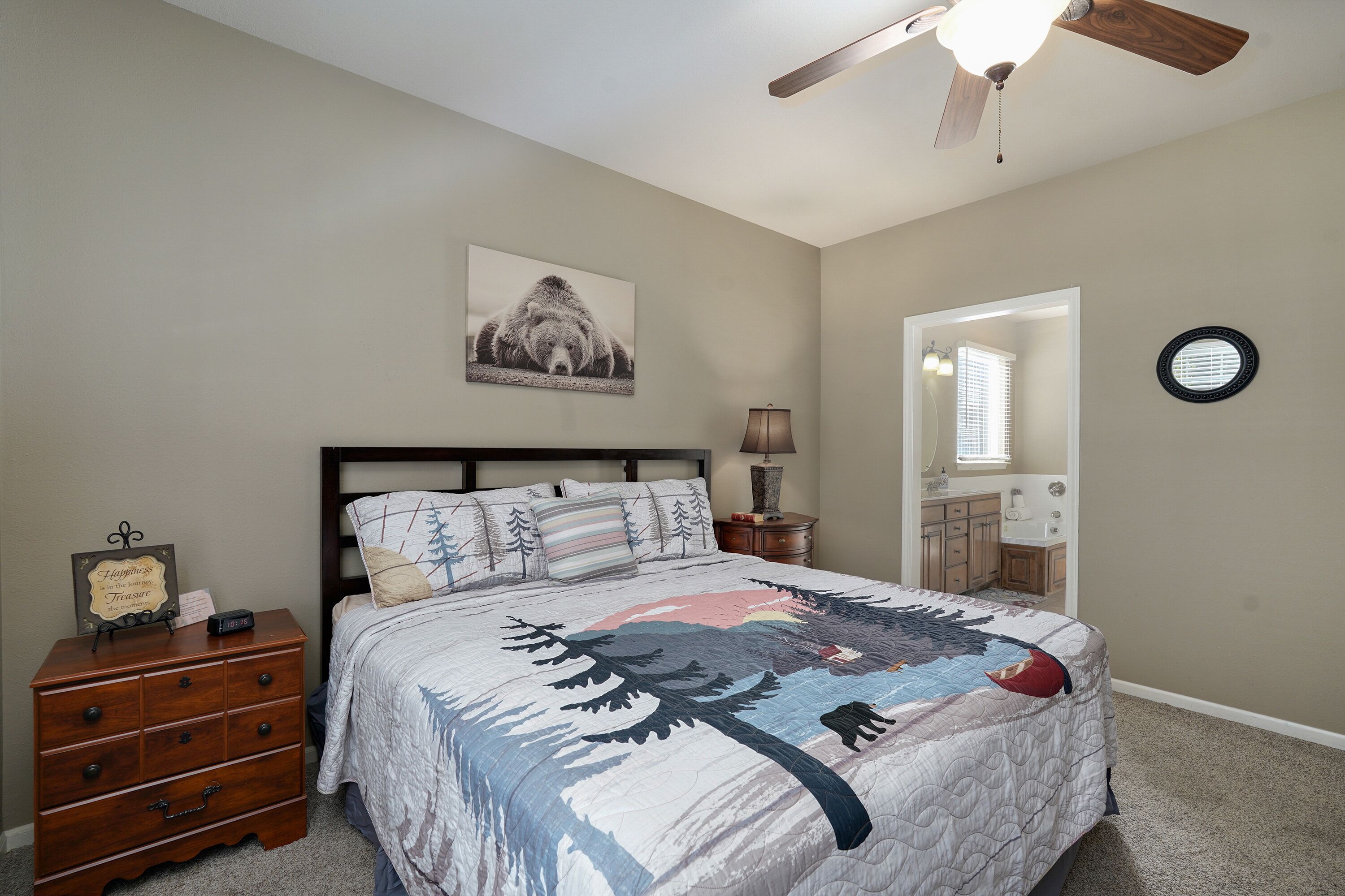 4 bedrooms, desk, iron/ironing board, travel crib