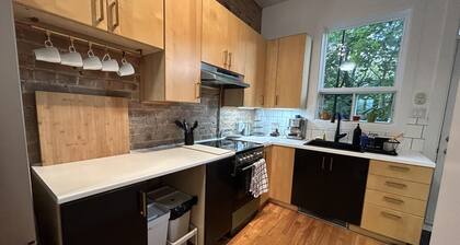 Lumineux loft Ă Montreal au coeur de la Petite italie