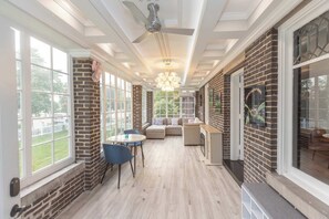 House, Multiple Beds, Patio, Garden View (The Main Event) | Interior