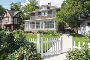 Exterior - 4 BDR Lake Geneva Estate Across From Beach! (Lake Geneva)
