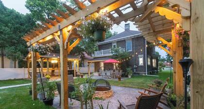 4 BDR Lake Geneva Estate Across From Beach!