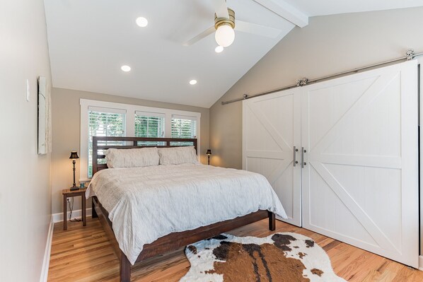 4 chambres, fer et planche à repasser, Wi-Fi, draps fournis