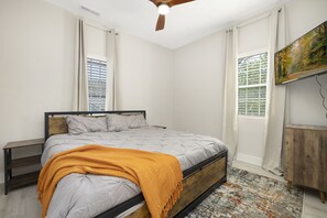3 quartos, escrivaninha, Wi-Fi, roupa de cama
