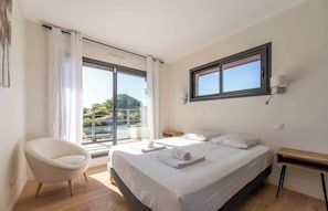 3 室のベッドルーム、アイロン / アイロン台、WiFi、ベッドシーツ