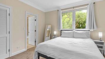 4 bedrooms, iron/ironing board, travel cot, free WiFi