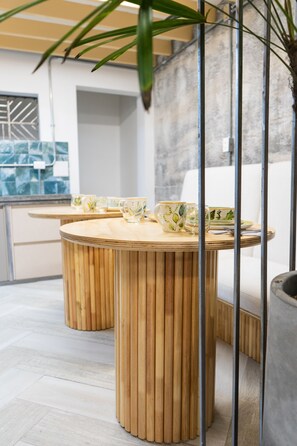 Wasserkocher mit Kaffee-/Teezubehör