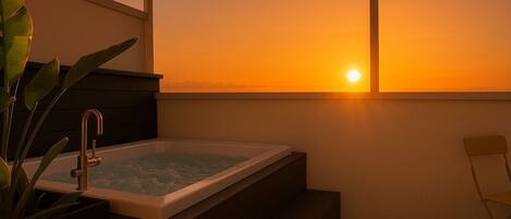 مغطس سبا خارجي