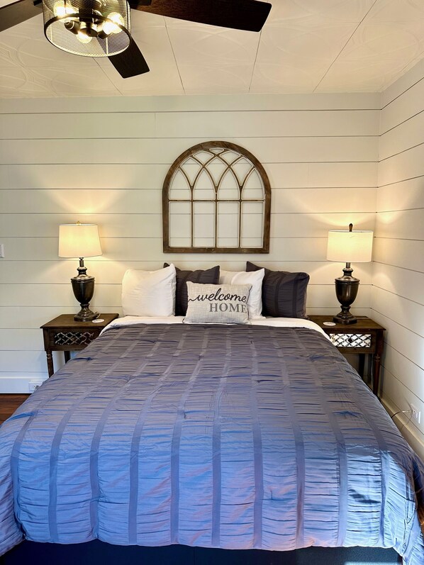 1 habitación, tabla de planchar con plancha, wifi y ropa de cama