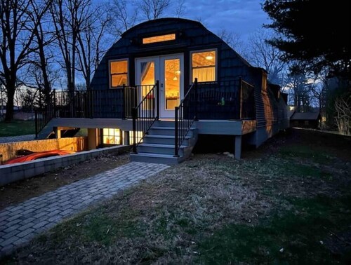 Unique  Stay - Kayaks - Ping-Pong - Firepit - Charles Mill Lake