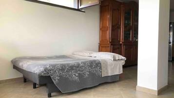 1 Schlafzimmer, Bügeleisen/Bügelbrett, kostenloses WLAN, Bettwäsche