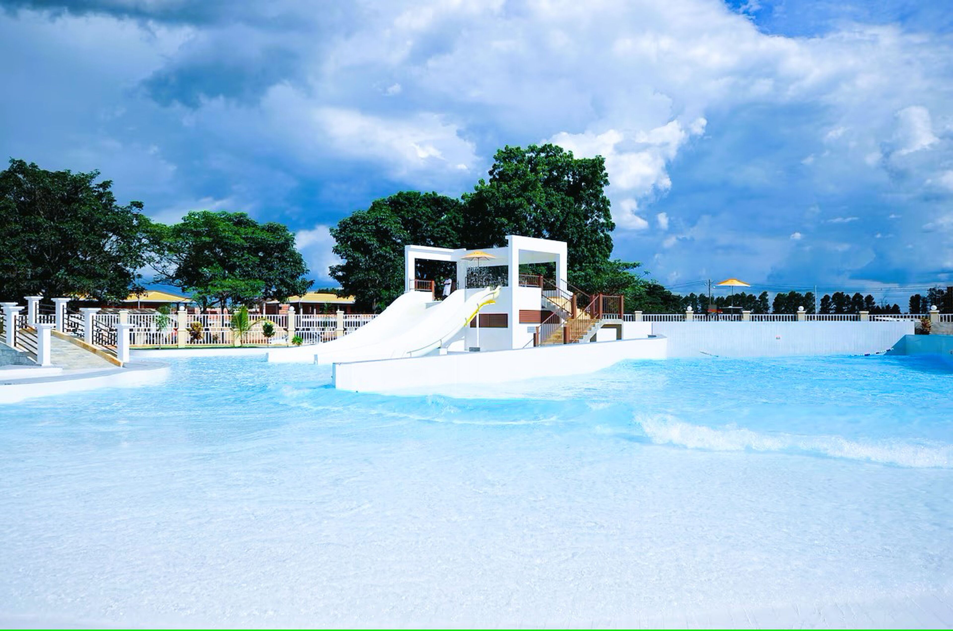 10 piscinas externas