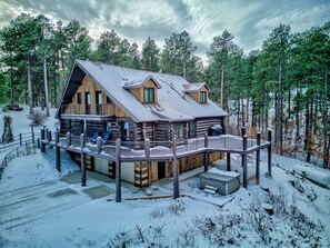 Exterior - Lazy Elk Lodge, Gorgeous Updated Cabin just outside of Spearfish (North Lawrence)
