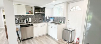 West Vancouver · Landmark View · Prime Location · 3BR Private Suite