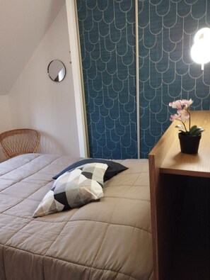 2 bedrooms, iron/ironing board, free WiFi