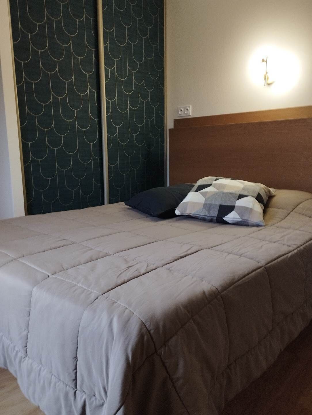 2 chambres, fer et planche à repasser, Wi-Fi gratuit