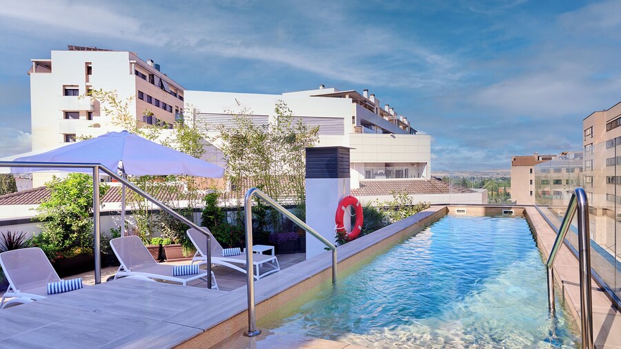 Apartamentos Luna Suites Granada