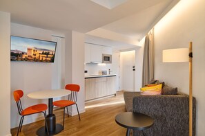 迷你雪櫃、微波爐、爐具、咖啡機/沖茶器