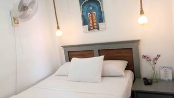 Blackout drapes, free WiFi, bed sheets