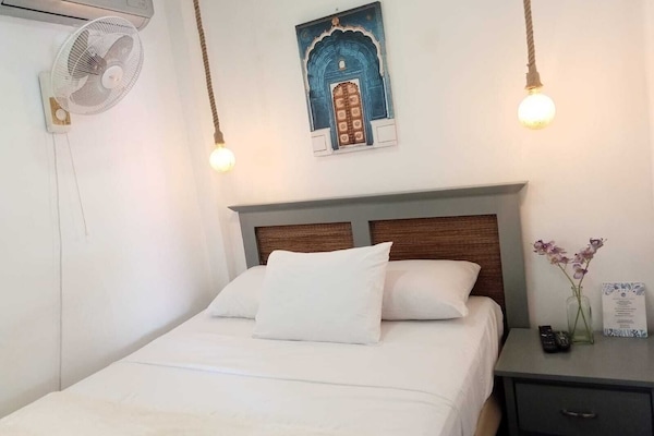 Blackout curtains, free WiFi, bed sheets