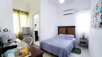 1 bedroom, blackout curtains, free WiFi, bed sheets