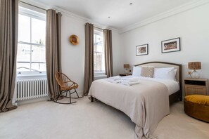 Basic Apartment, Multiple Beds