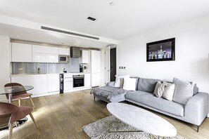 Apartamento básico, 1 cama Queen | Parte interna